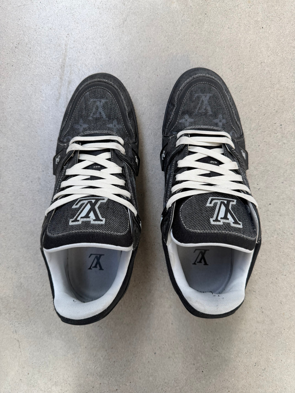 LV Monogram Denim Black Trainer - imagen 3