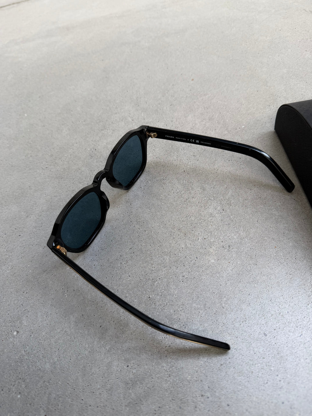 Prada SPRA16 Phantos Sunglasses - imagen 6