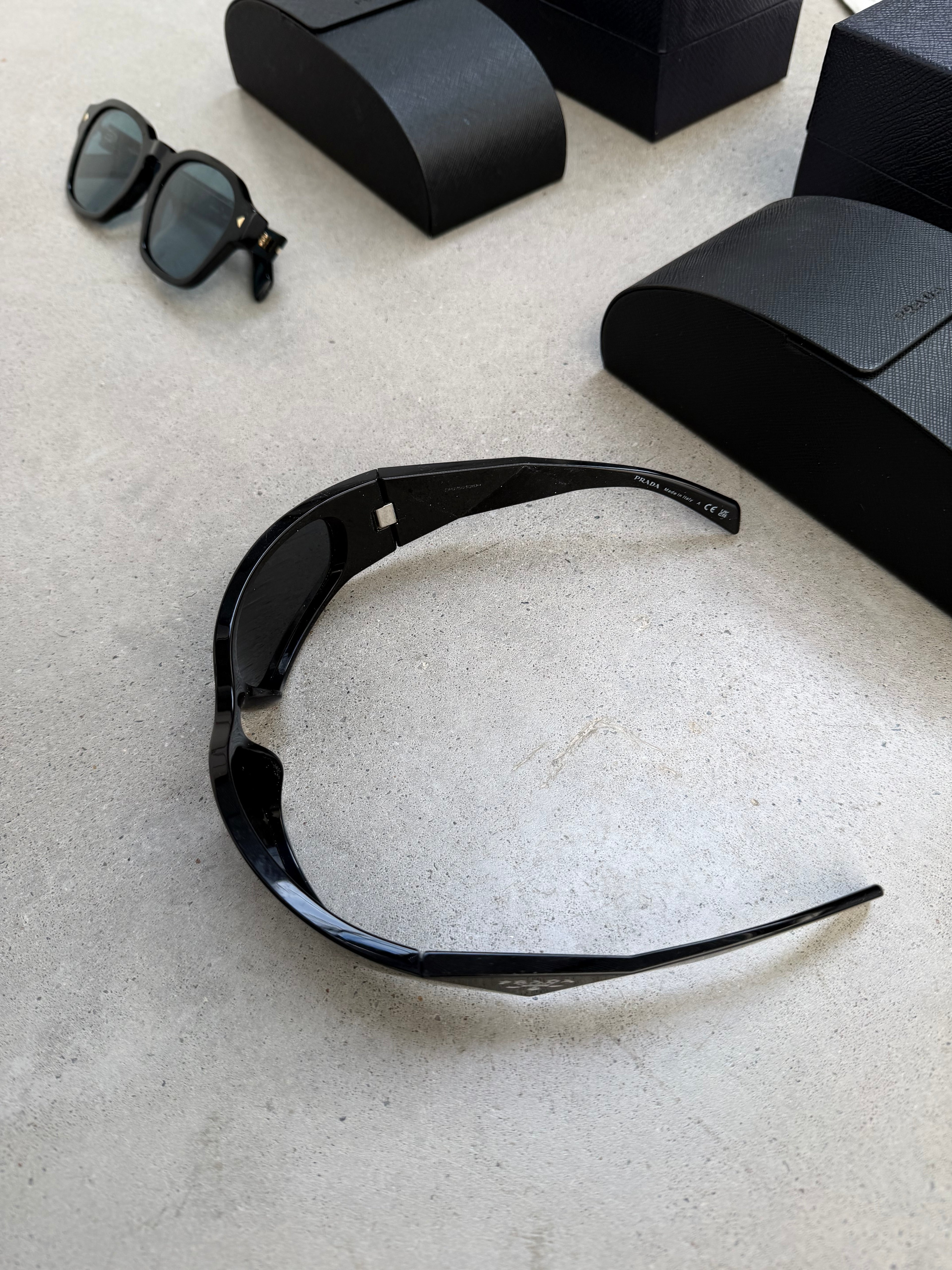 Prada Symbol Sunglasses - imagen 3